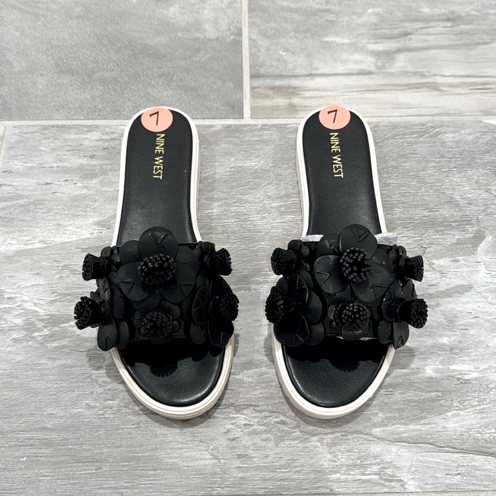 Nine West, Women’s Sandal, With Flower Detail, Black, Size 7
